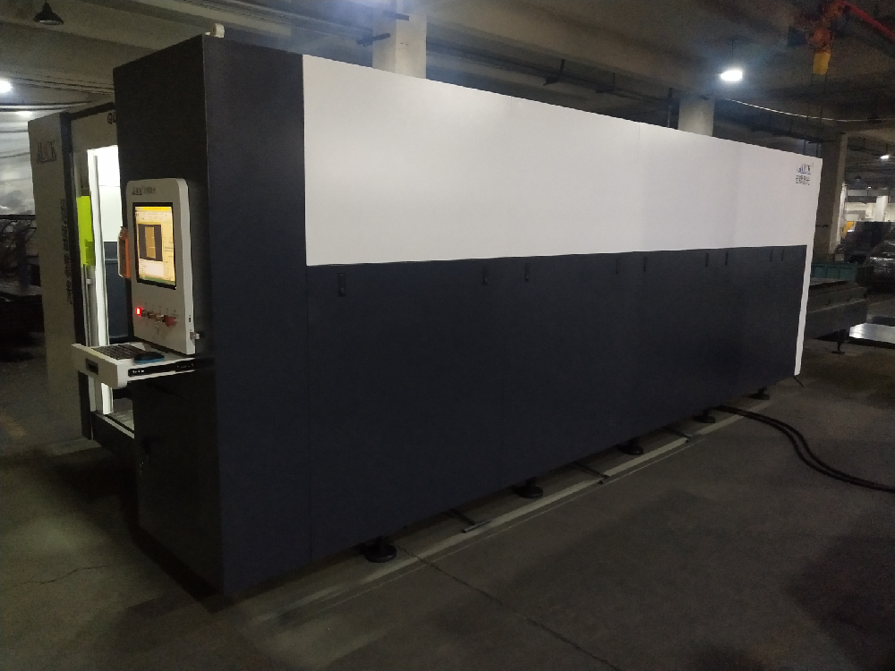 色撸撸在线视频物流机器：引进新设备 生产新发展